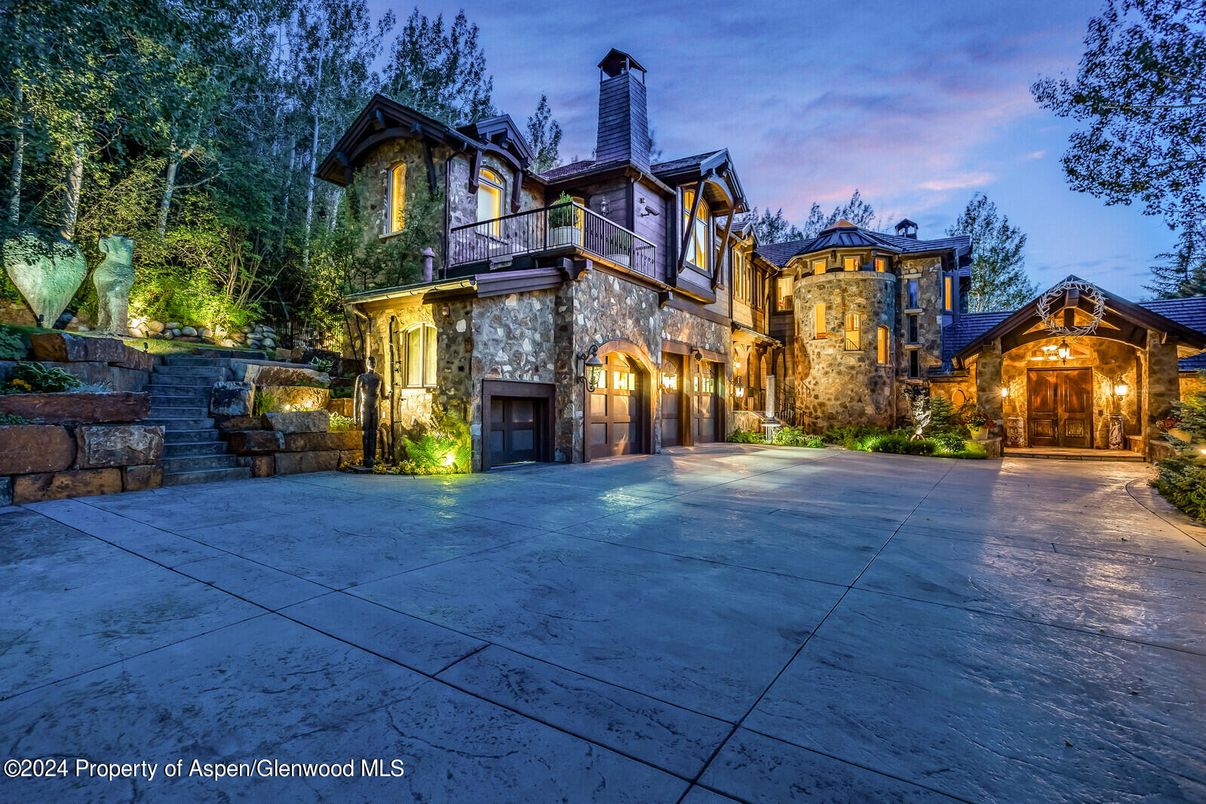 Backyard, Exterior, Facade, Tudor Revival