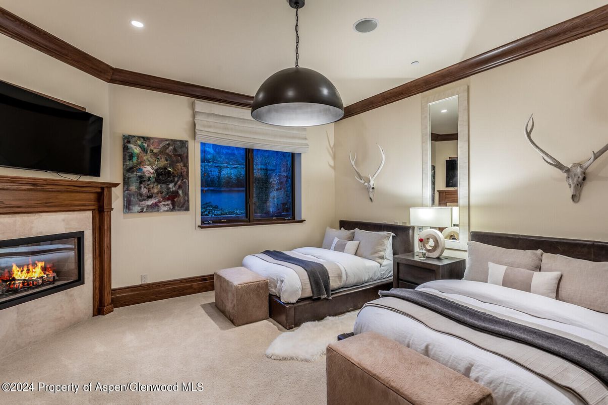 Bedroom, Fireplace, Interior, Pendant Lights, Recessed Lighting