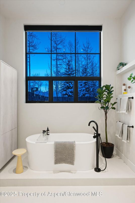 Bathroom, Free Standing Baths, Interior