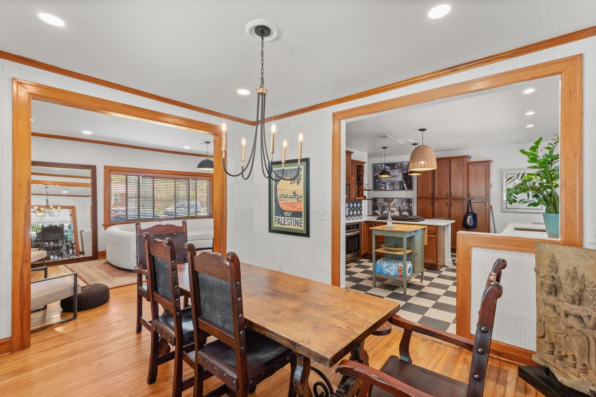 Dining room, Interior, Kitchen, Pendant Lights, Recessed Lighting, Wood Texture Flooring