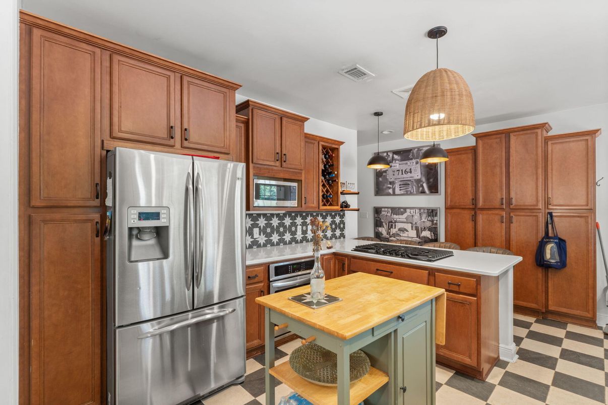 Interior, Kitchen, Pendant Lights, Stainless Steel Appliances
