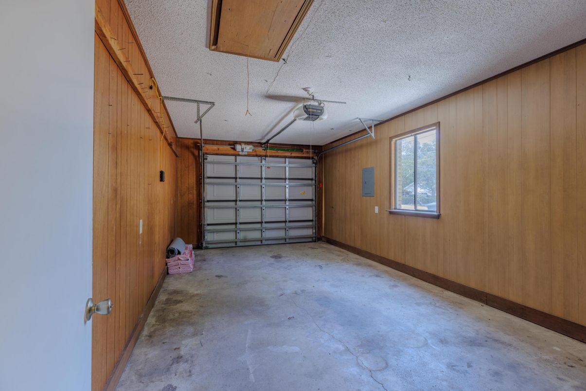 Garage, Interior, Wooden Walls