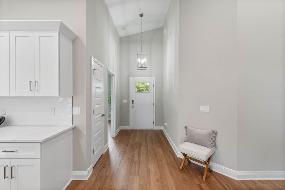 Interior, Pendant Lights, Wood Texture Flooring