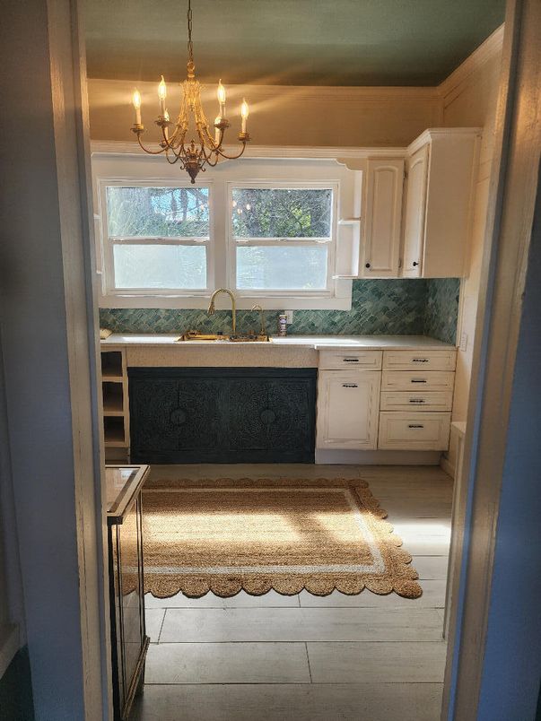 Chandelier, Interior