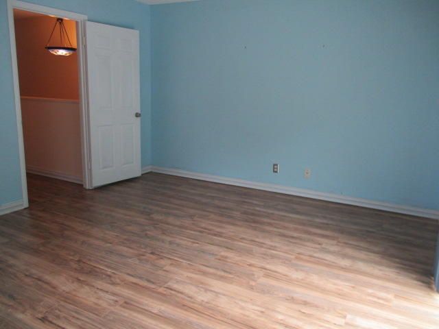 Empty room, Interior, Pendant Lights, Wood Texture Flooring