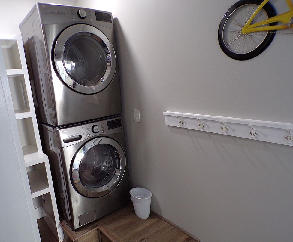 Interior, Utility Closets, Washer, Wood Texture Flooring