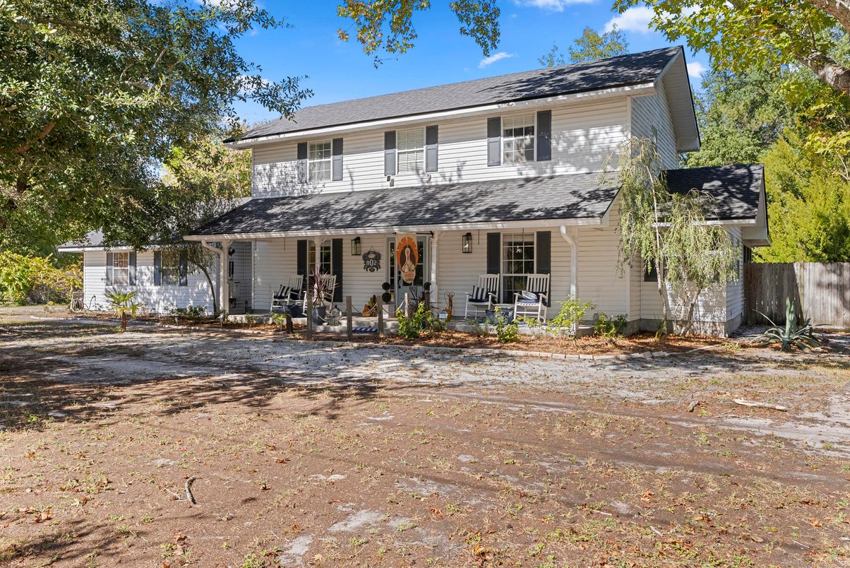 Exterior, Facade, American Foursquare
