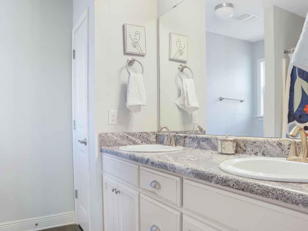 Bathroom, Dual Sink Vanities, Interior