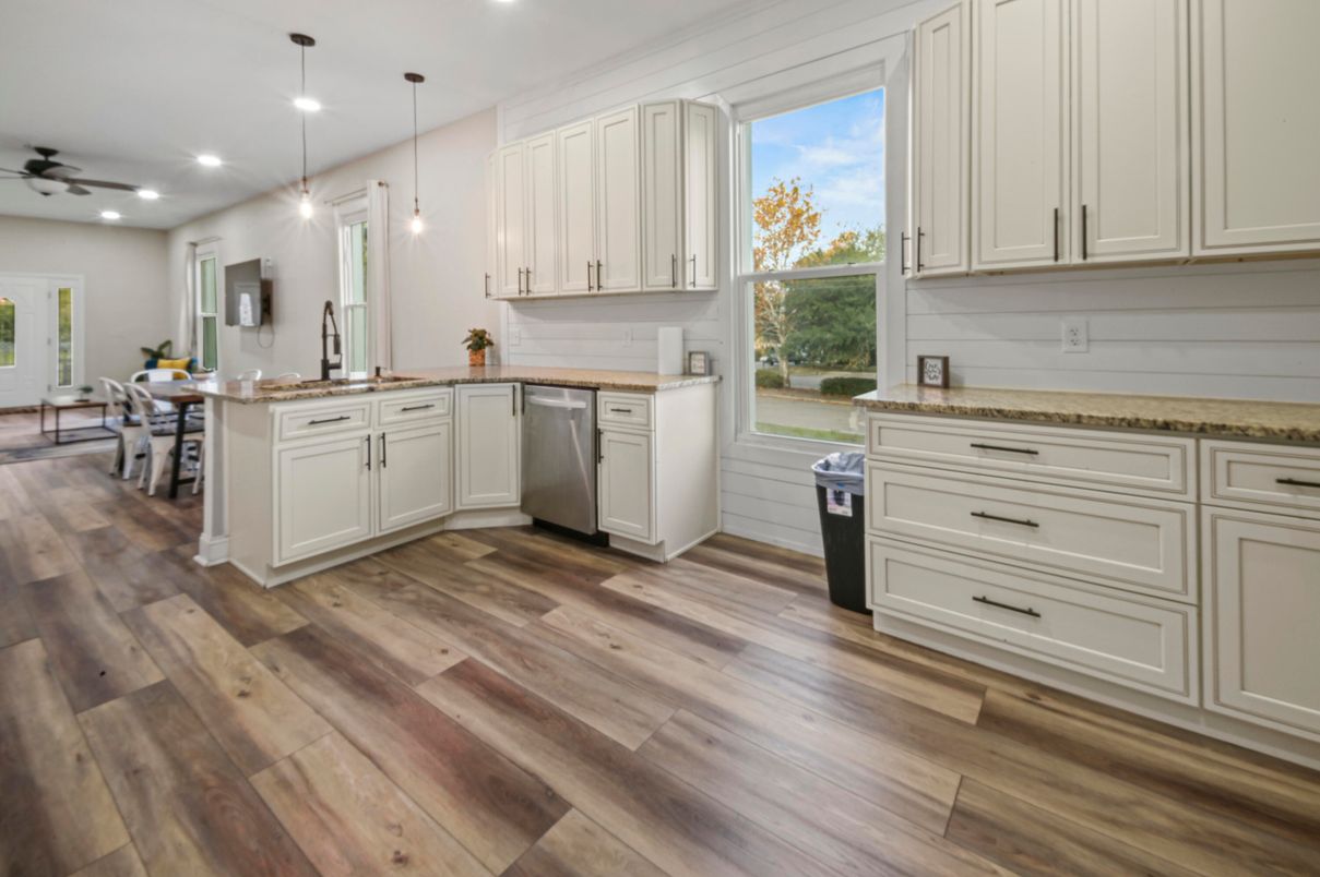 Dining room, Interior, Kitchen, Pendant Lights, Recessed Lighting, Wood Texture Flooring
