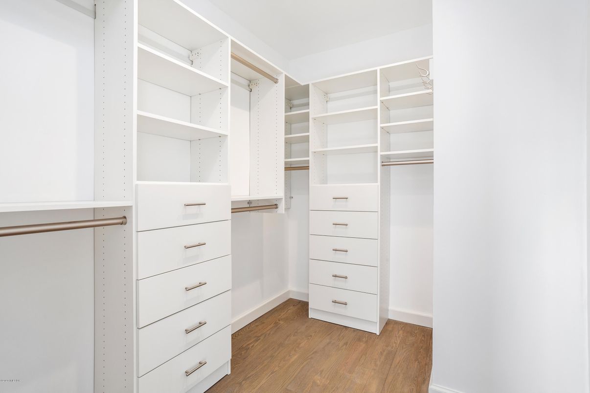 Interior, Walk-in Closets, Wood Texture Flooring