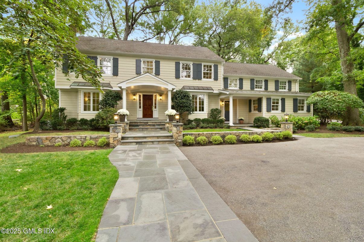 Exterior, Facade, Georgian