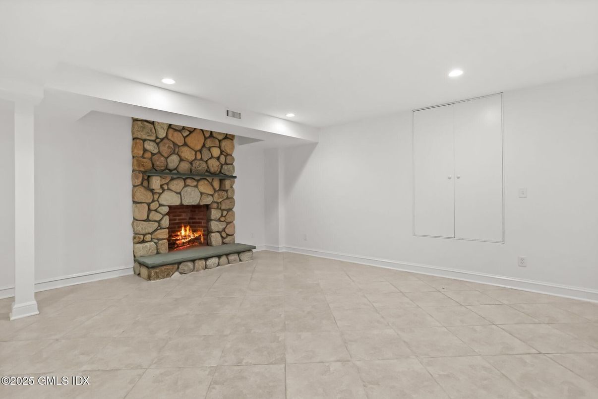 Empty room, Fireplace, Interior, Recessed Lighting