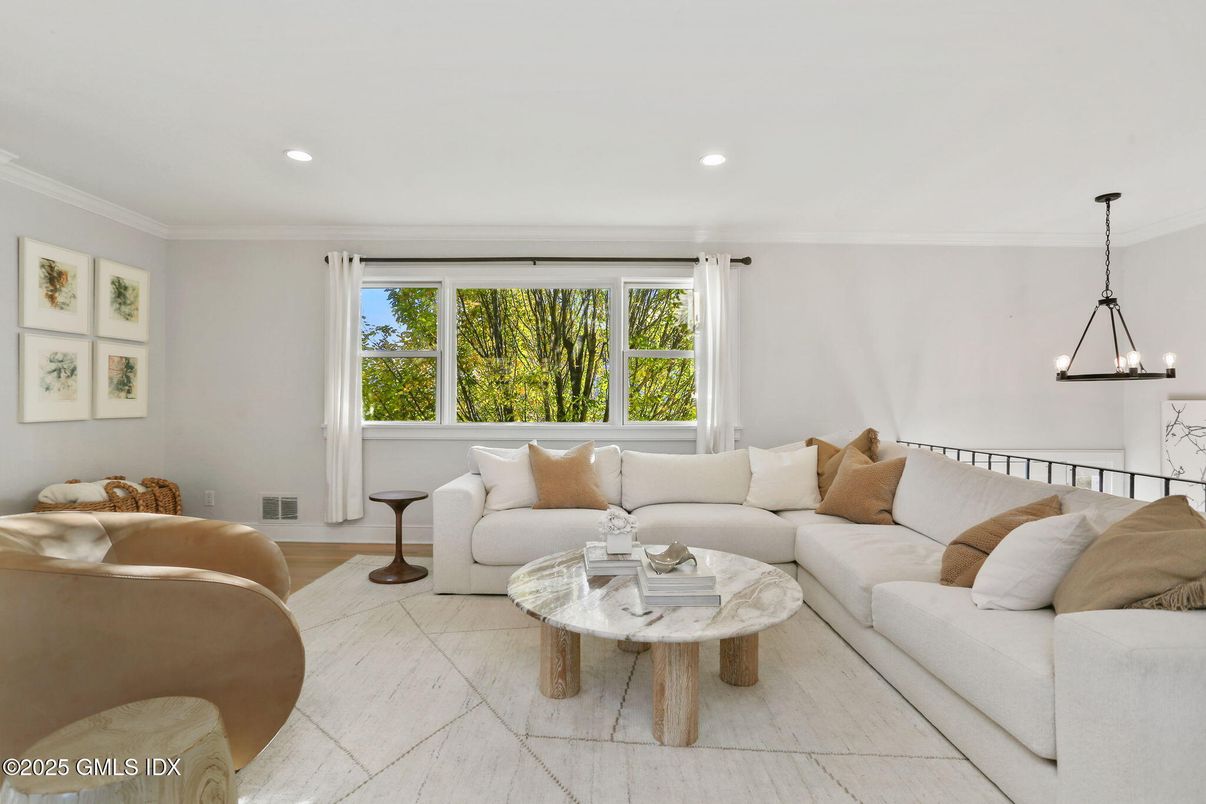 Interior, Living room, Pendant Lights, Recessed Lighting