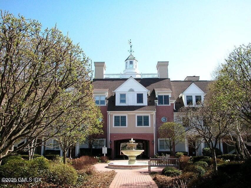 Exterior, Facade, Brick Facade, Georgian