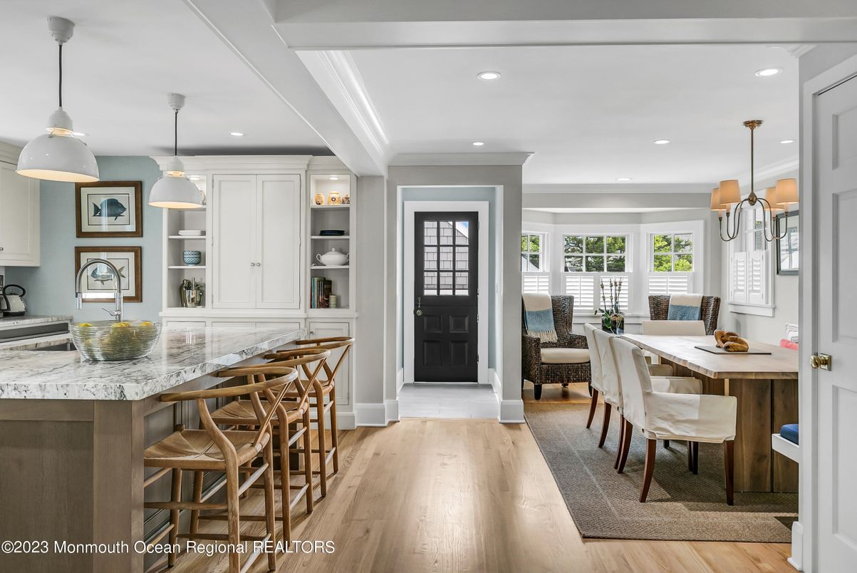 Dining room, Interior, Pendant Lights, Recessed Lighting, Wood Texture Flooring