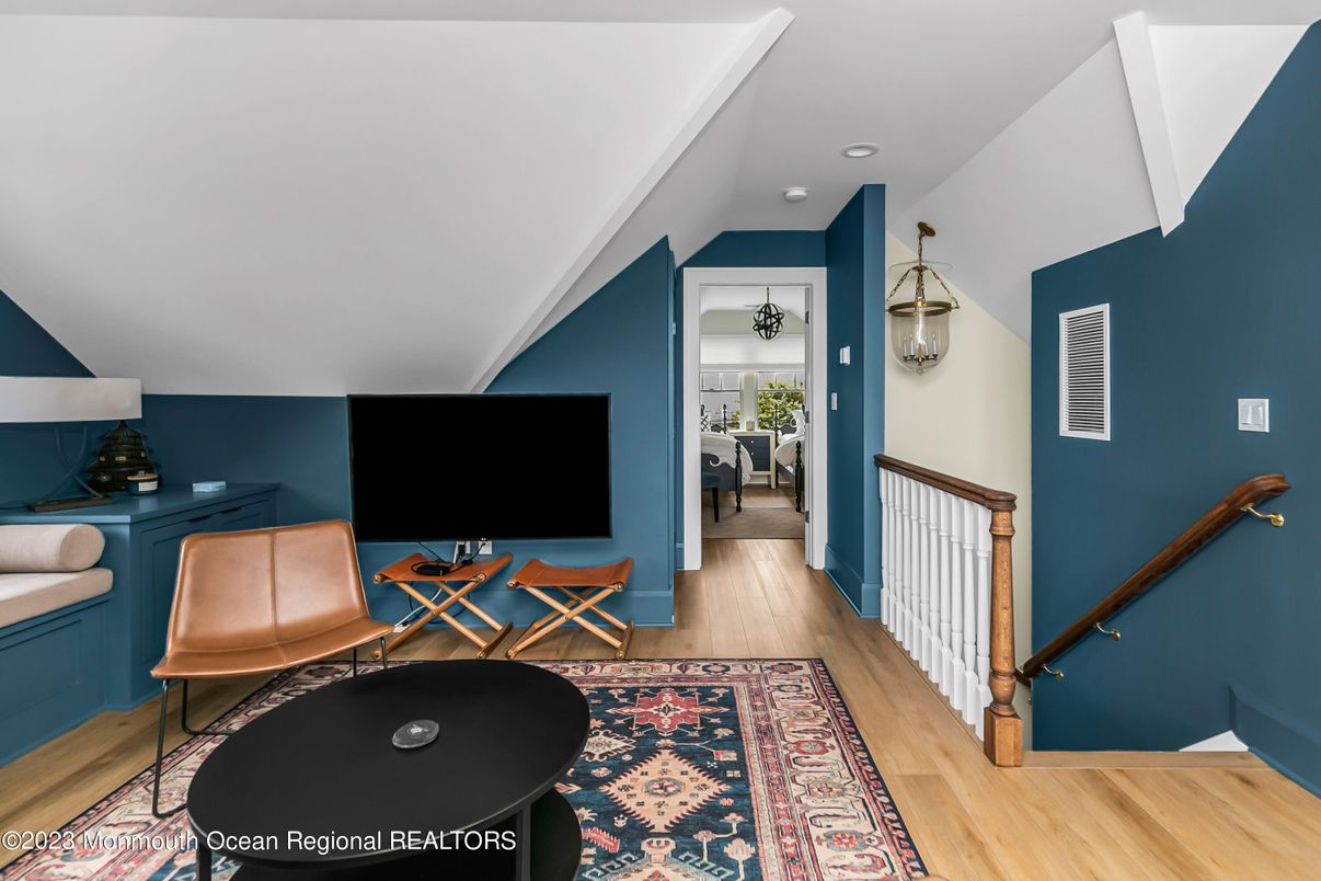Interior, Pendant Lights, Recessed Lighting, Wood Texture Flooring