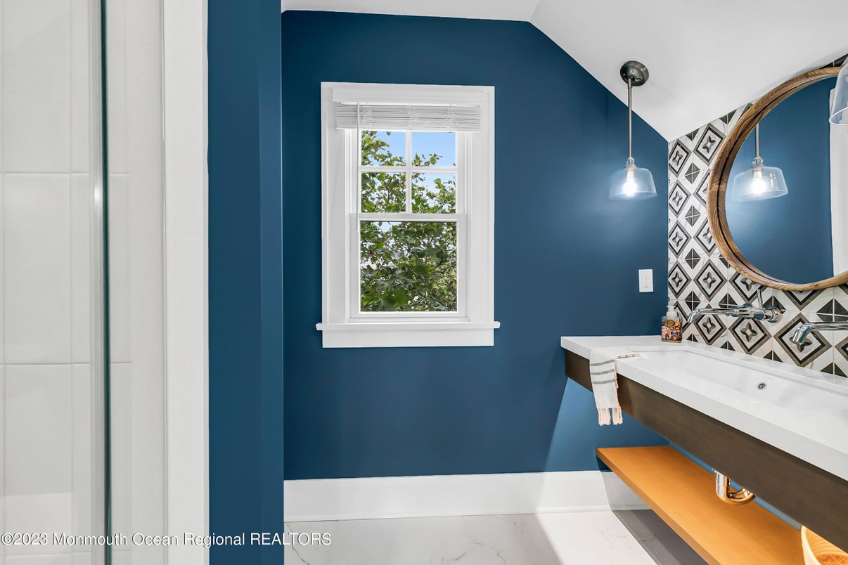 Bathroom, Interior, Pendant Lights