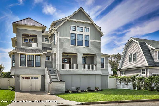 Attached, Exterior, Facade, Rowhouse