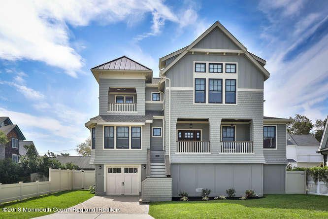 Attached, Exterior, Facade, Rowhouse