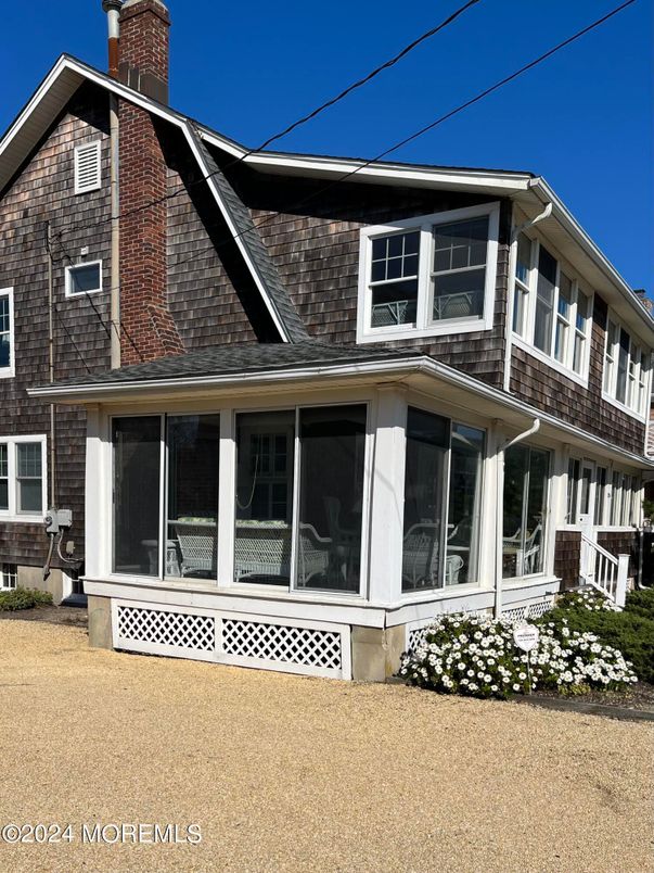 Exterior, Facade, American Foursquare