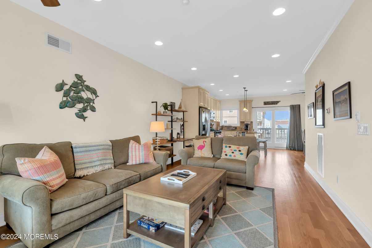 Interior, Kitchen, Living room, Pendant Lights, Recessed Lighting, Wood Texture Flooring