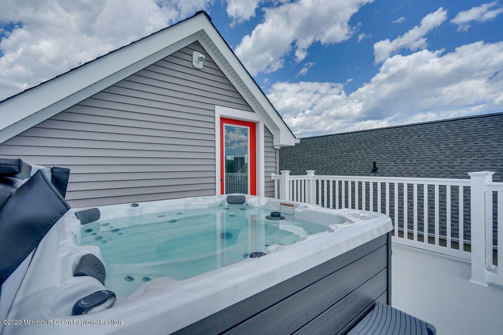 Exterior, Hot Tub