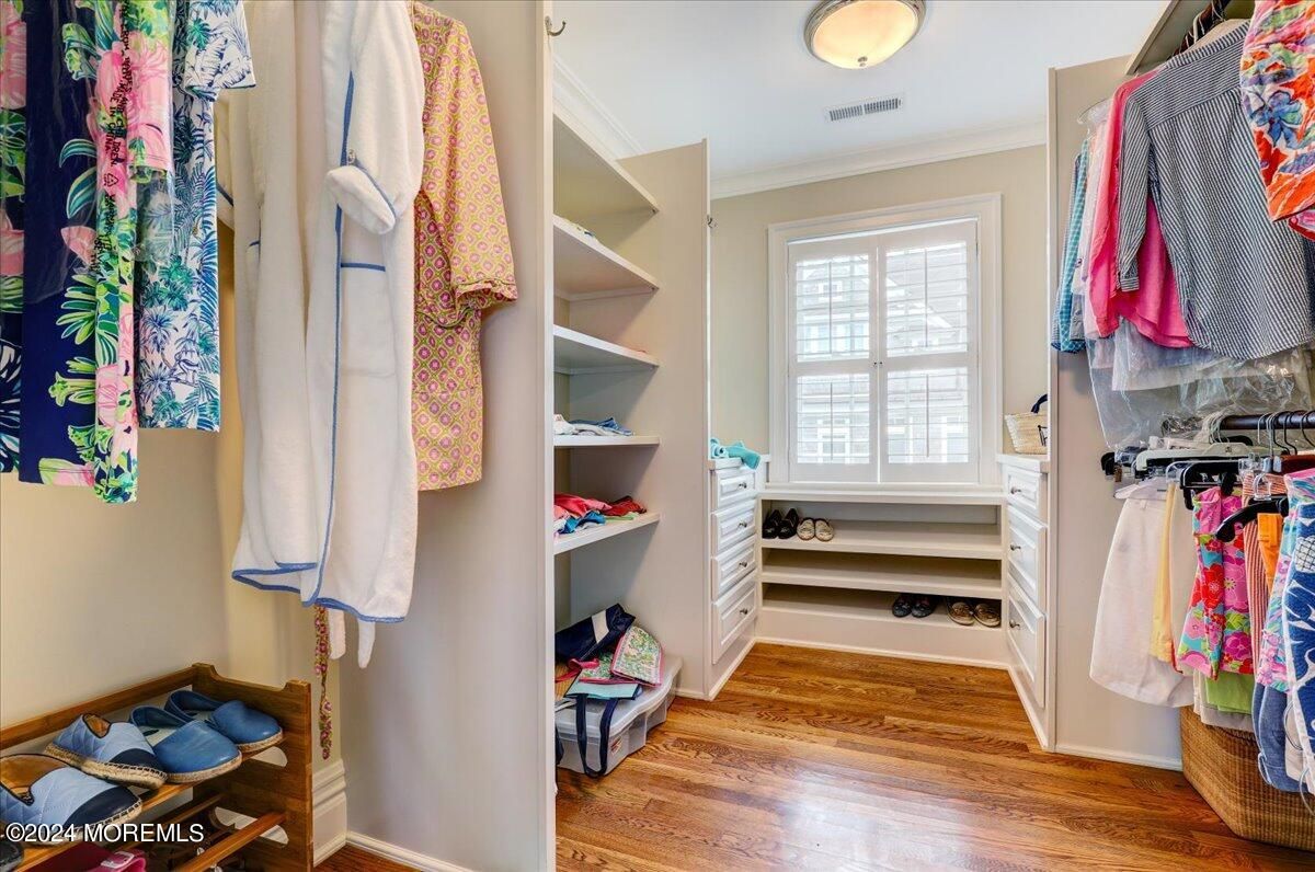 Interior, Walk-in Closets, Wood Texture Flooring