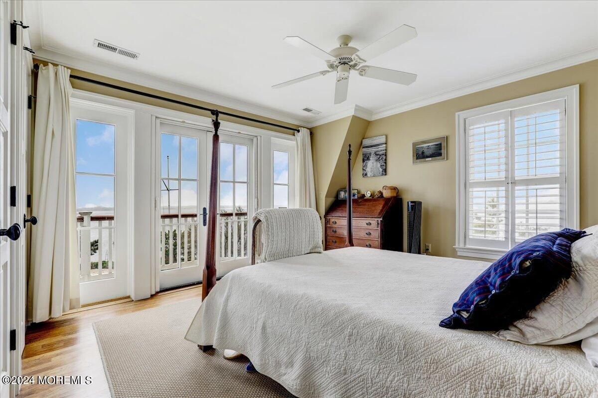 Bedroom, Interior, Water, Wood Texture Flooring