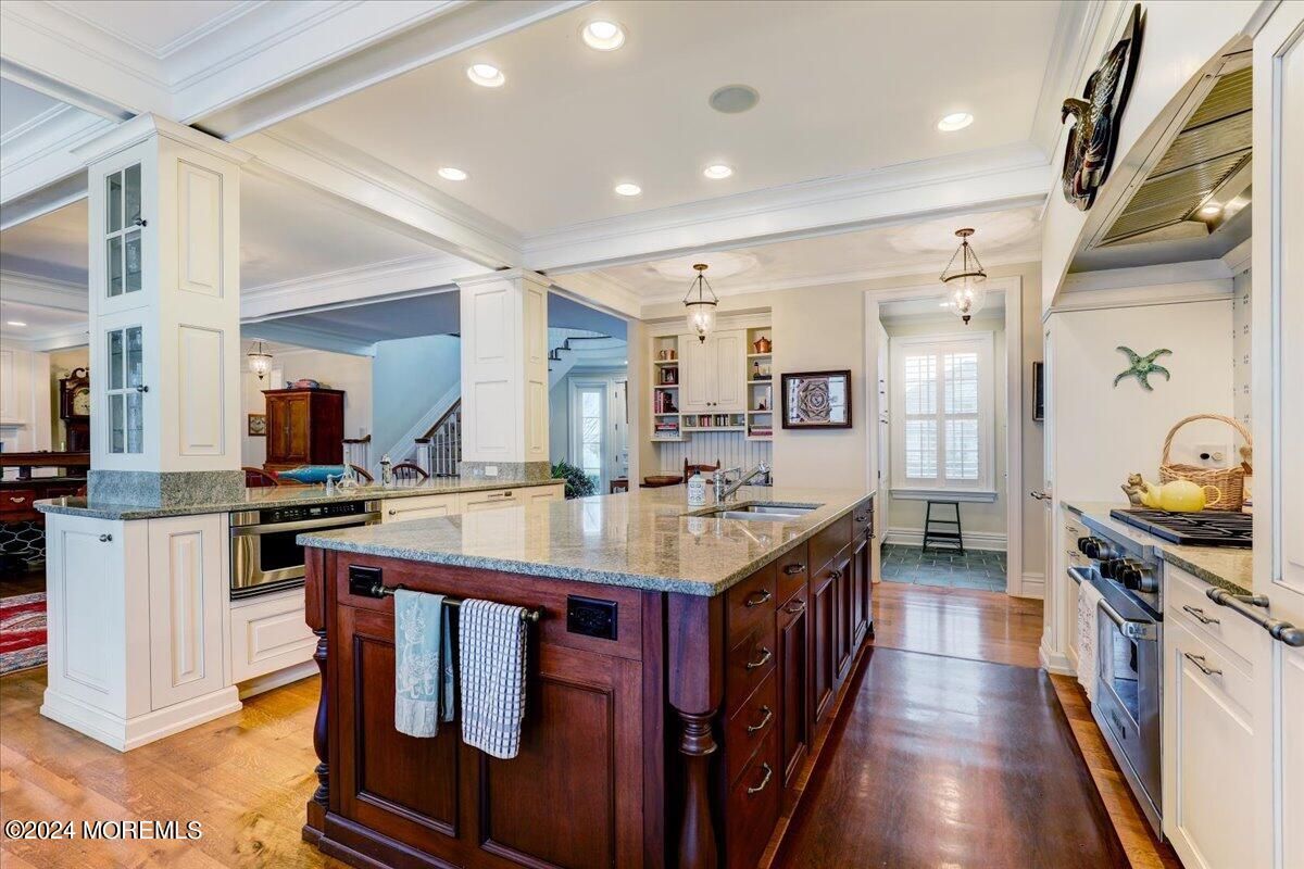Interior, Kitchen, Pendant Lights, Recessed Lighting, Wood Texture Flooring