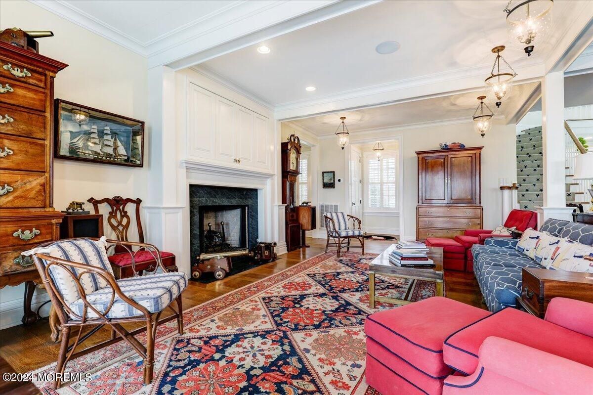 Fireplace, Interior, Living room, Pendant Lights, Recessed Lighting, Wood Texture Flooring