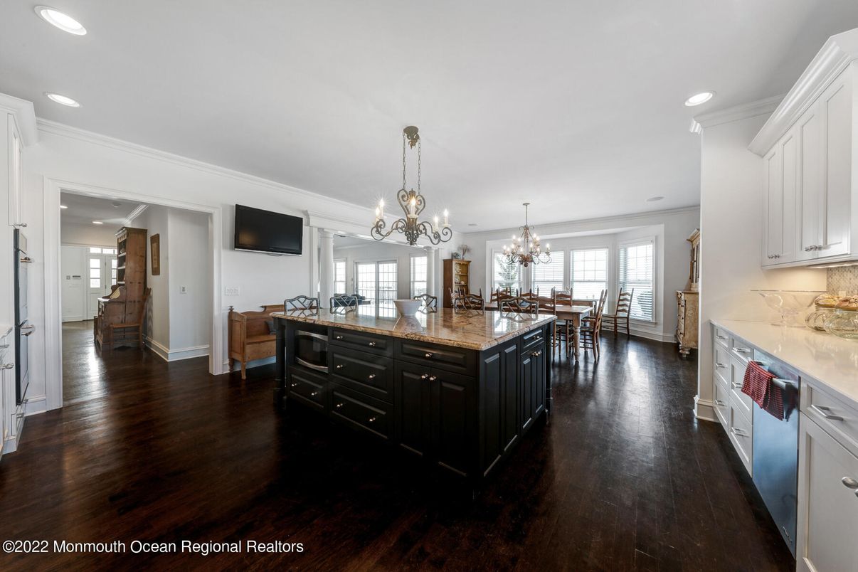 Chandelier, Dining room, Interior, Kitchen, Recessed Lighting, Wood Texture Flooring