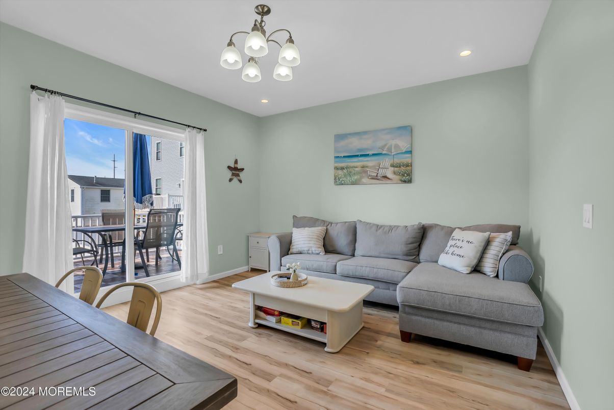 Dining room, Interior, Living room, Recessed Lighting, Wood Texture Flooring