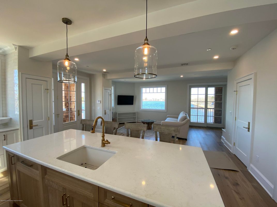 Interior, Kitchen, Living room, Pendant Lights, Recessed Lighting, Wood Texture Flooring