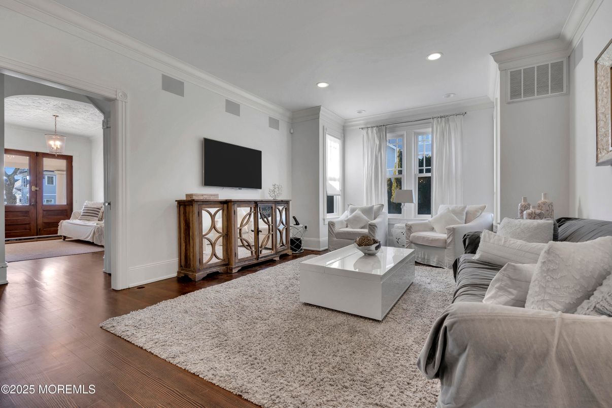 Chandelier, Interior, Living room, Recessed Lighting, Wood Texture Flooring