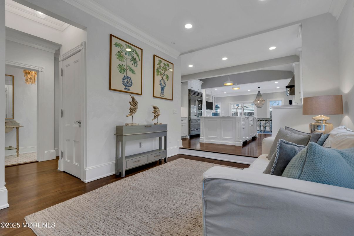 Interior, Kitchen, Living room, Pendant Lights, Recessed Lighting, Wood Texture Flooring