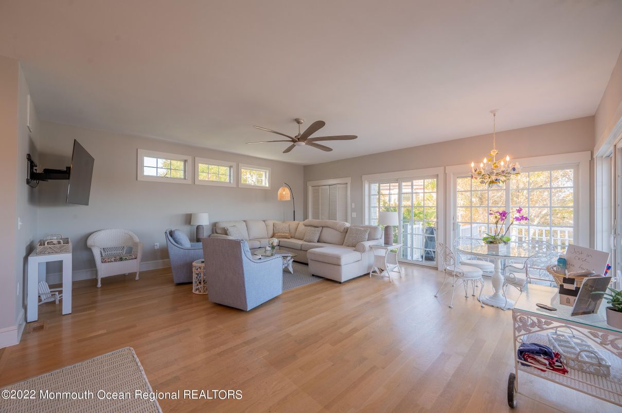 Chandelier, Dining room, Interior, Living room, Wood Texture Flooring