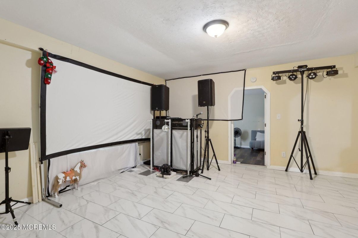 Fitness Equipment, Interior, Marble, Projection Screen