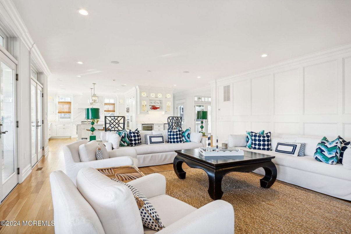 Interior, Kitchen, Living room, Pendant Lights, Recessed Lighting, Wood Texture Flooring