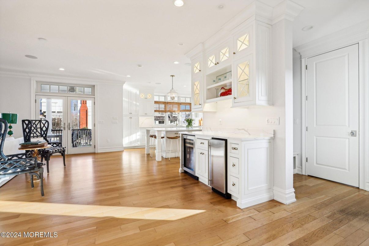 Dining room, Interior, Kitchen, Pendant Lights, Recessed Lighting, Wood Texture Flooring