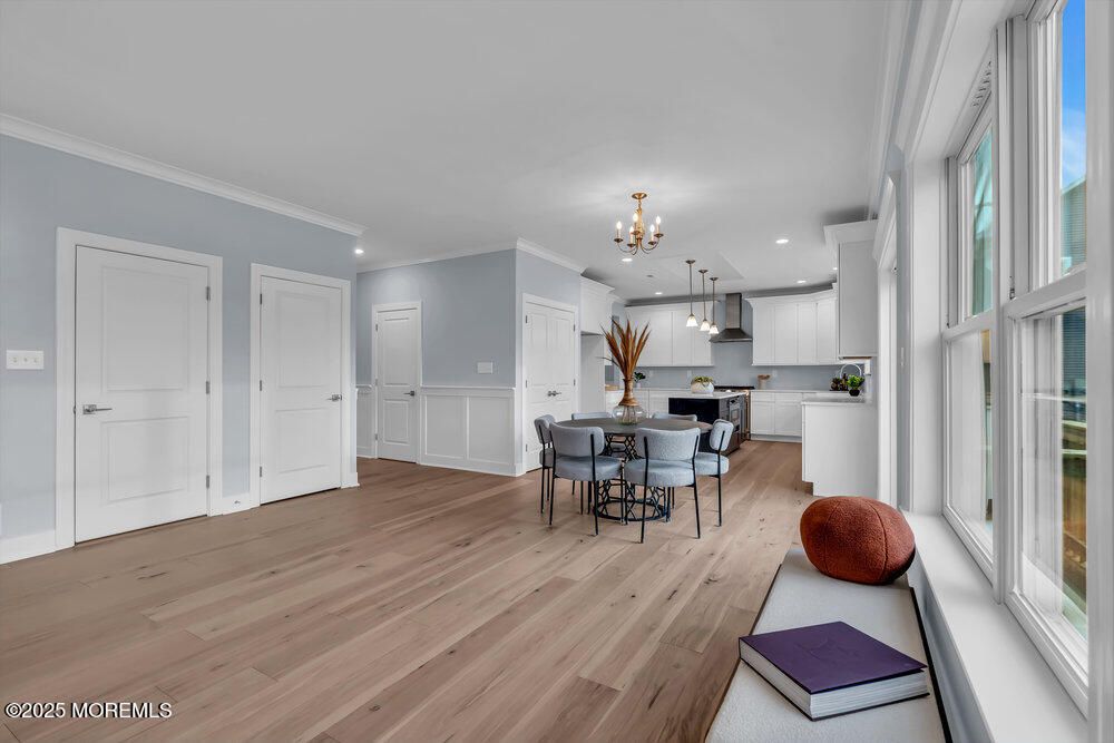 Dining room, Interior, Kitchen, Pendant Lights, Recessed Lighting, Wood Texture Flooring