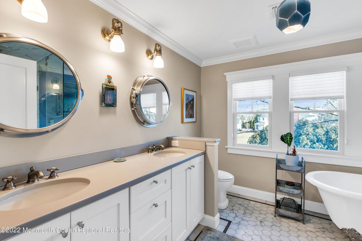 Bathroom, Dual Sink Vanities, Free Standing Baths, Interior