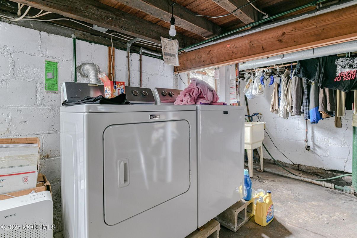 Interior, Utility Closets, Washer, Wooden Beams