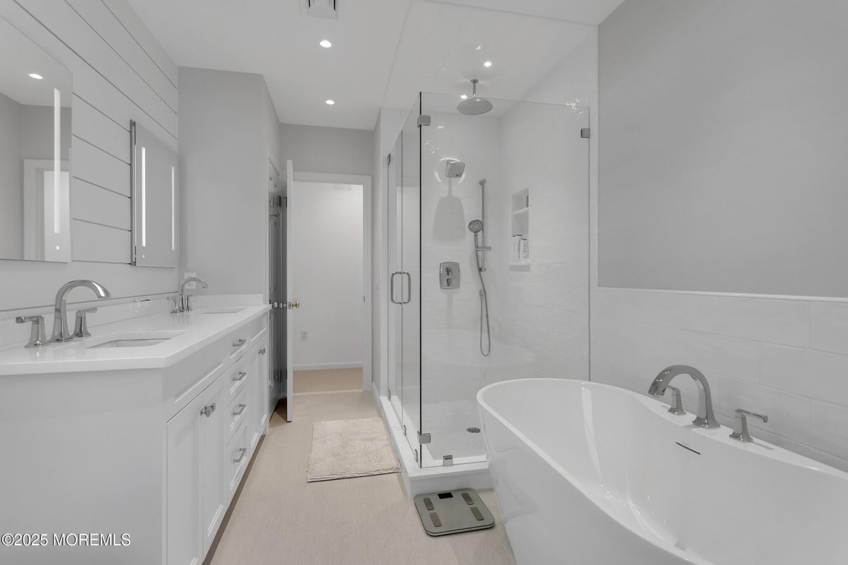 Bathroom, Dual Sink Vanities, Free Standing Baths, Glass Shower, Interior, Recessed Lighting