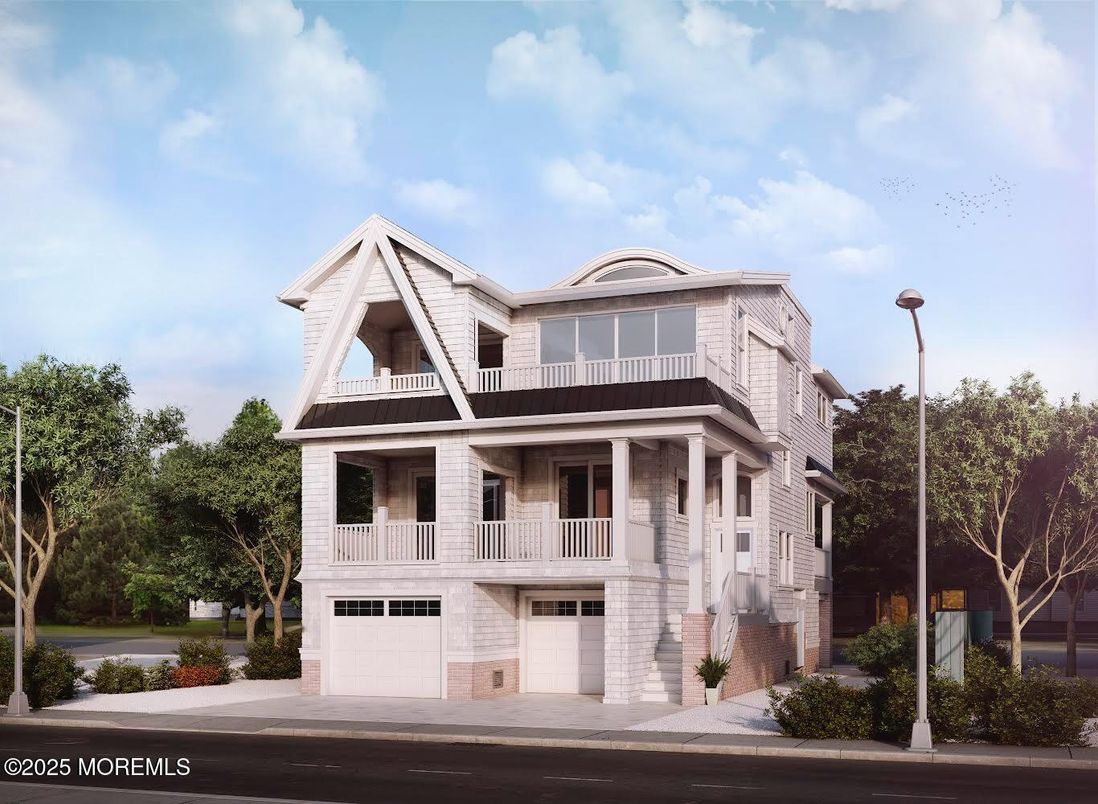 Attached, Exterior, Facade, Queen Anne Victorian