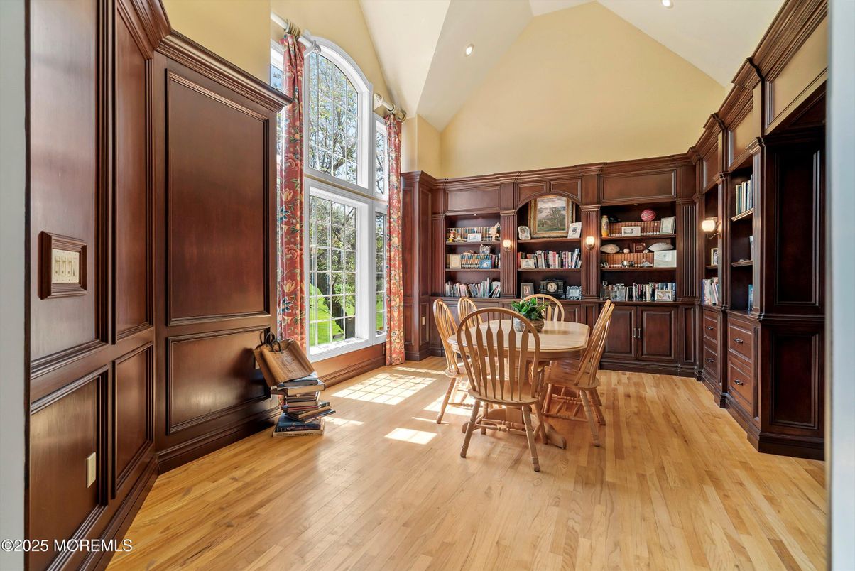Dining room, Interior, Recessed Lighting, Wood Texture Flooring