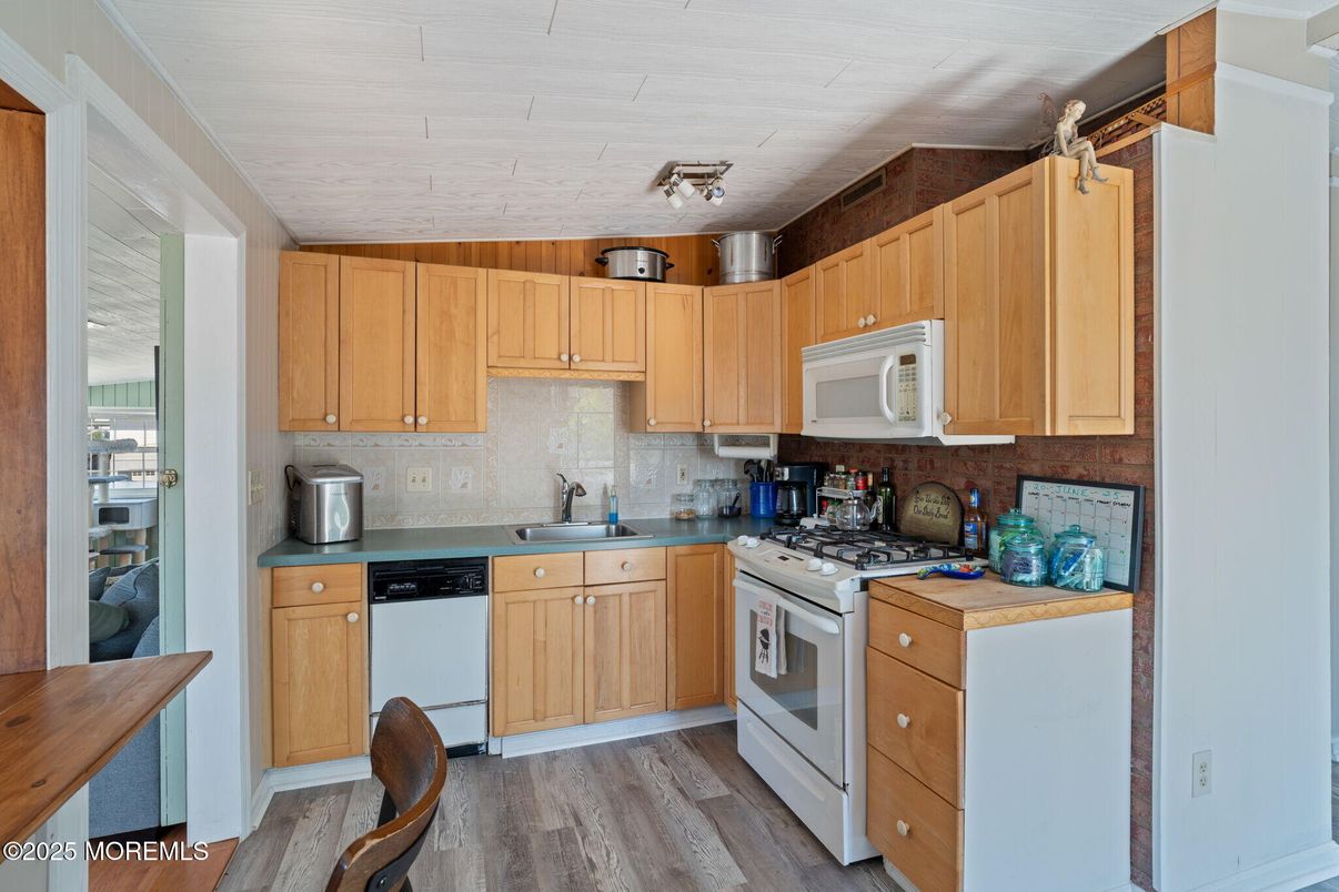 Interior, Kitchen, Wood Texture Flooring