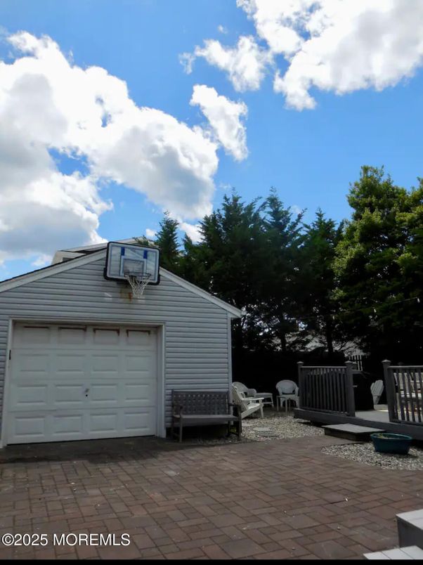 Detached Garage, Exterior
