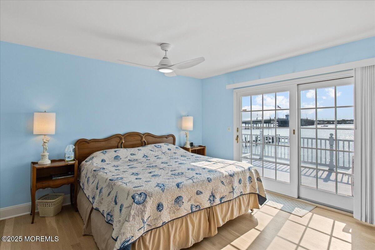Bedroom, Interior, Water, Wood Texture Flooring
