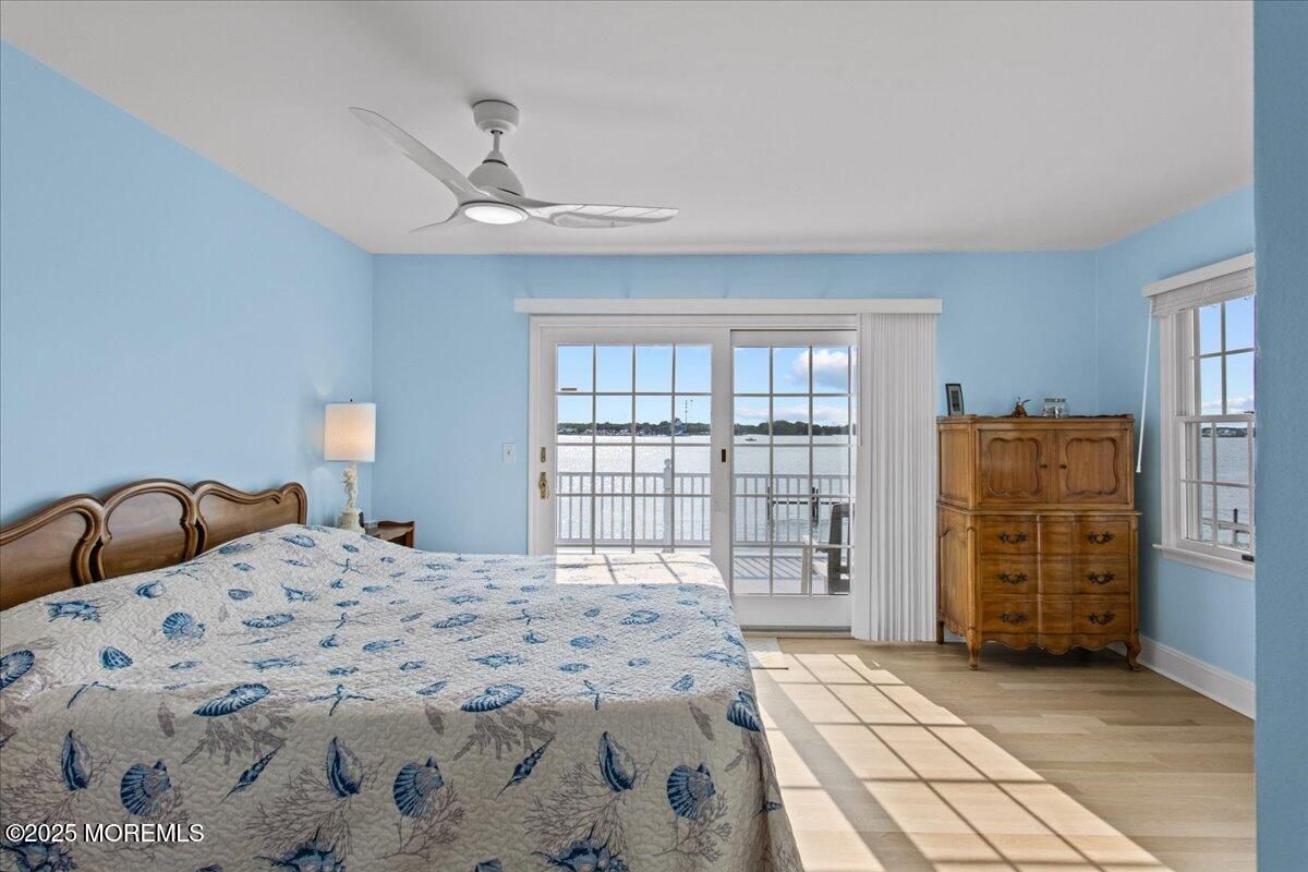 Bedroom, Interior, Water, Wood Texture Flooring