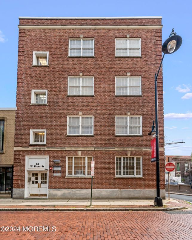 Exterior, Facade, Brick Facade, Rowhouse